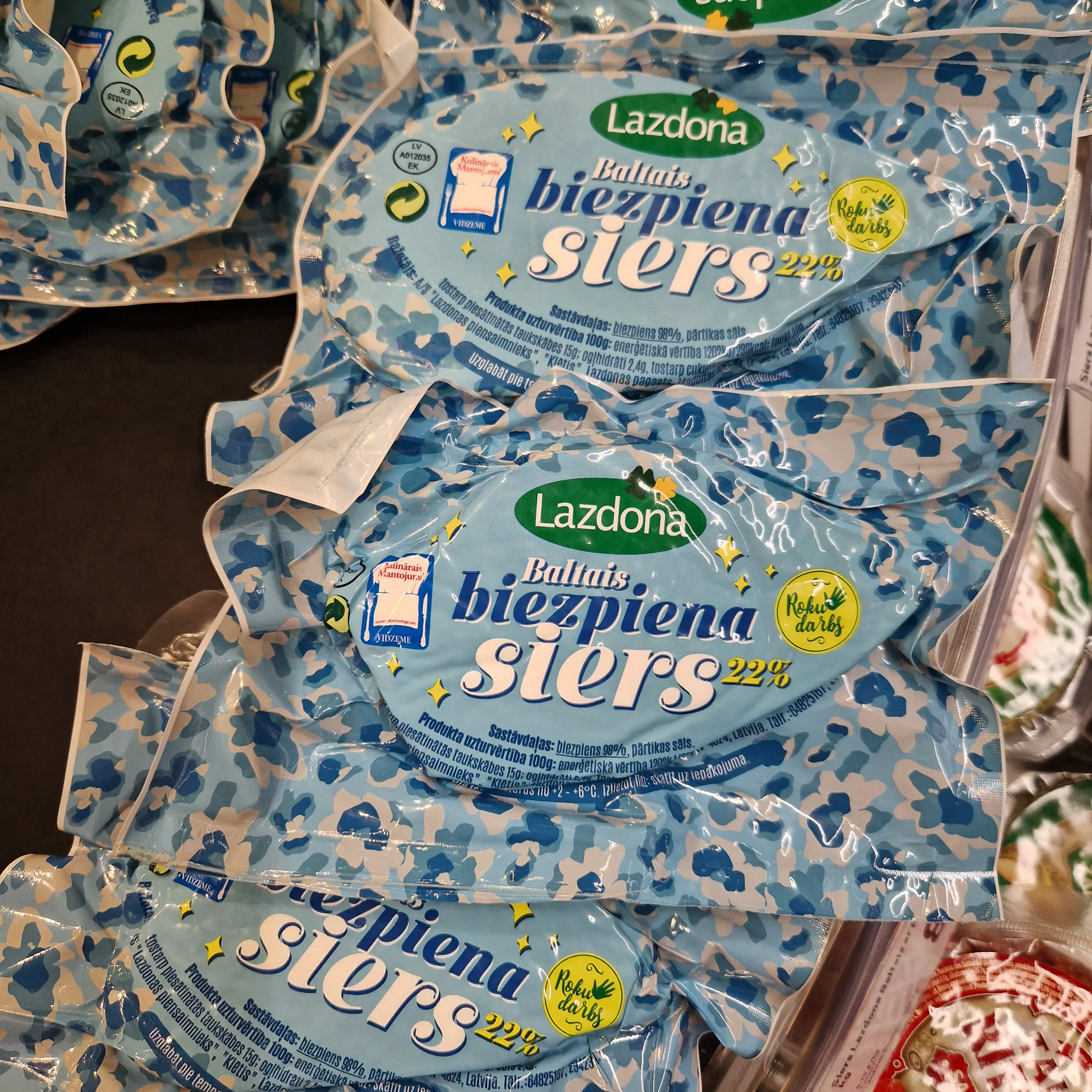 Lazdona Biezpiena siera iepakojuma dizains
